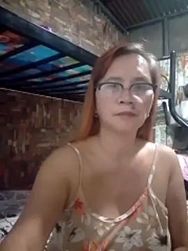 Snapshot of SexyHottMom chatting on April 2026 08:14:02 PM SexyHottMom online show from April 2026 08:14:02 PM