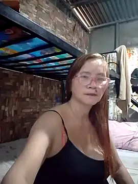 Snapshot of SexyHottMom chatting on May 2026 01:03:01 AM SexyHottMom online show from May 2026 01:03:01 AM