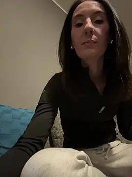 Snapshot of Emilia_Mausi chatting on February 2026 07:21:02 PM Emilia Mausi online show from February 2026 07:21:02 PM