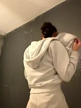 Snapshot of Emilia_Mausi chatting on February 2026 08:17:02 PM Emilia Mausi online show from February 2026 08:17:02 PM