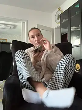 Snapshot of Emilia_Mausi chatting on March 2026 10:44:01 AM Emilia Mausi online show from March 2026 10:44:01 AM