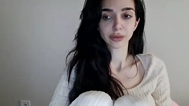 Snapshot of gglingeriee chatting on December 2025 11:18:01 AM gglingeriee online show from December 2025 11:18:01 AM