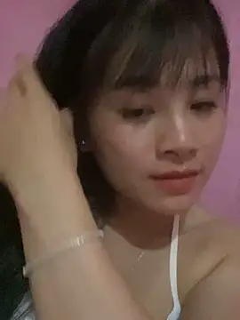 Snapshot of One-nice chatting on October 2025 04:18:01 PM One-nice online show from October 2025 04:18:01 PM