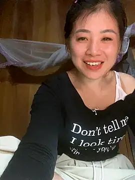 Snapshot of One-nice chatting on November 2025 01:12:02 PM One-nice online show from November 2025 01:12:02 PM