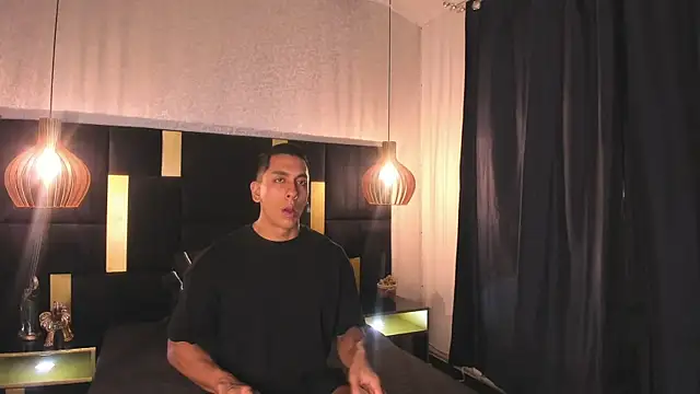 Lucio  Fox online show from January 2026 12:21:02 PM