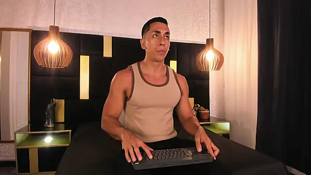 Lucio  Fox online show from March 2026 11:38:01 AM