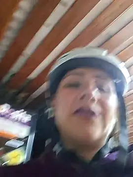 CAROLINE  07 online show from September 2025 12:18:02 PM