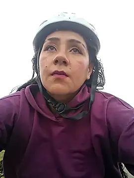 CAROLINE  07 online show from September 2025 01:02:01 PM