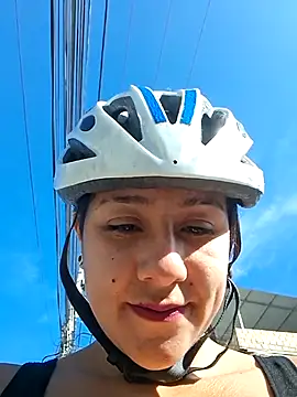 CAROLINE  07 online show from September 2025 01:03:01 PM