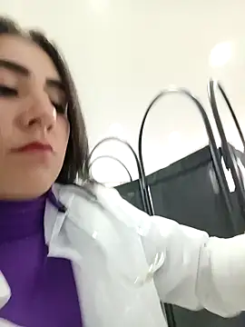 CAROLINE  07 online show from April 2026 07:17:02 PM