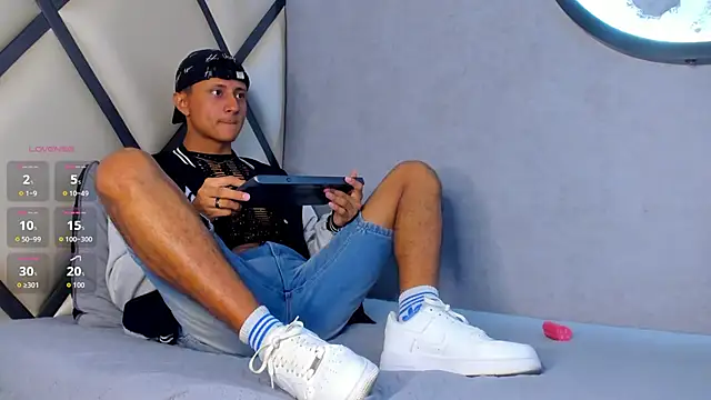  Leohot  online show from September 2025 03:27:02 AM