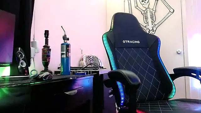 Snapshot of TypicalDepot5 chatting on January 2026 10:59:02 PM TypicalDepot5 online show from January 2026 10:59:02 PM