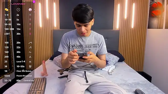 OnlyJos online show from October 2025 07:47:01 PM