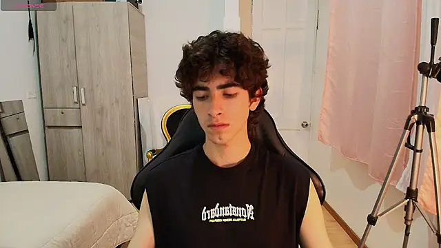 Nude Boy18 online show from September 2025 01:51:02 AM