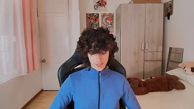 Nude Boy18 online show from March 2026 07:51:02 PM