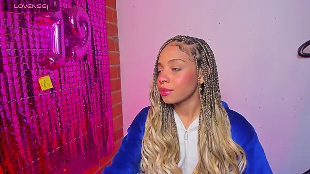 yumi hanna online show from September 2025 11:10:02 PM