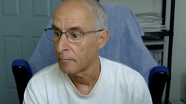 Snapshot of funone1999 chatting on September 2025 03:45:01 PM funone1999 online show from September 2025 03:45:01 PM