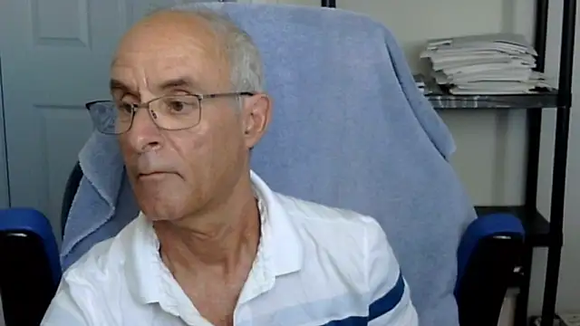 Snapshot of funone1999 chatting on October 2025 09:32:02 PM funone1999 online show from October 2025 09:32:02 PM