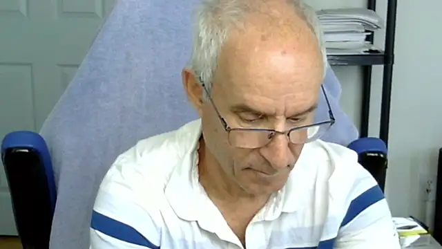 Snapshot of funone1999 chatting on October 2025 04:17:01 PM funone1999 online show from October 2025 04:17:01 PM