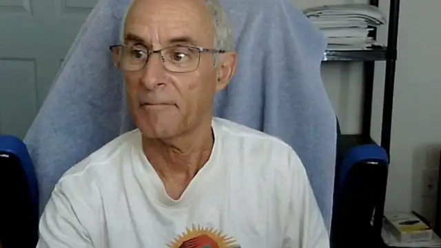 Snapshot of funone1999 chatting on October 2025 08:31:01 PM funone1999 online show from October 2025 08:31:01 PM