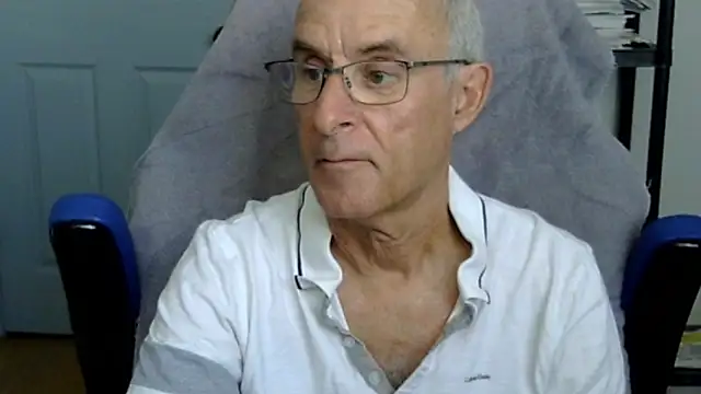 Snapshot of funone1999 chatting on December 2025 09:43:02 PM funone1999 online show from December 2025 09:43:02 PM