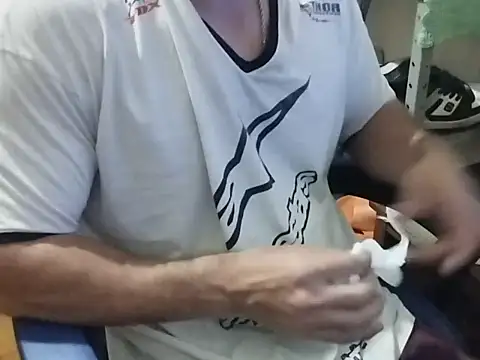 Snapshot of BRGusta459 chatting on October 2025 10:33:02 PM BRGusta459 online show from October 2025 10:33:02 PM