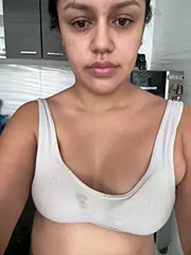 Snapshot of lunita_sweet5 chatting on February 2026 04:03:02 PM lunita sweet5 online show from February 2026 04:03:02 PM