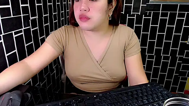 xUrDreamSlutWhore online show from September 2025 06:08:02 PM