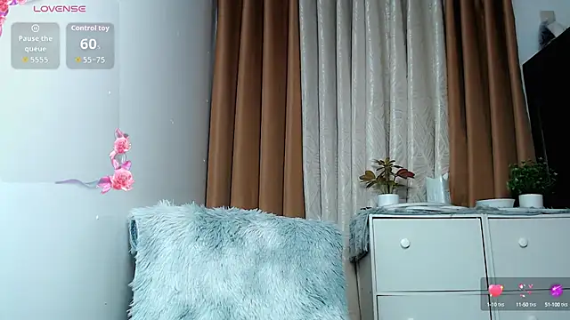 Snapshot of _Jenniyah_ chatting on October 2025 01:11:01 AM Jenniyah online show from October 2025 01:11:01 AM