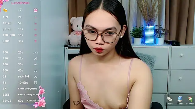 Snapshot of _Jenniyah_ chatting on November 2025 02:17:02 AM Jenniyah online show from November 2025 02:17:02 AM