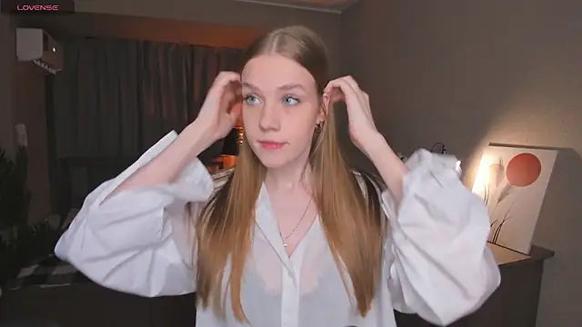 OdellaFrake online show from October 2025 07:35:02 PM