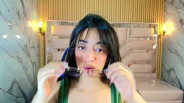 zoe r  online show from October 2025 03:25:01 AM