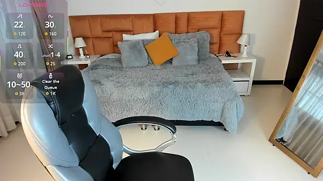 Catti Brie online show from October 2025 11:41:02 AM