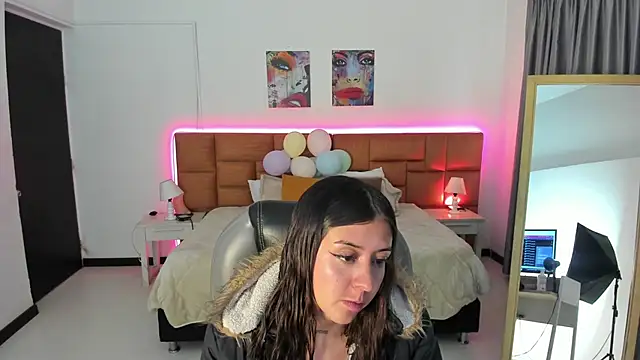 Snapshot of Catti_Brie chatting on May 2026 11:39:02 AM Catti Brie online show from May 2026 11:39:02 AM