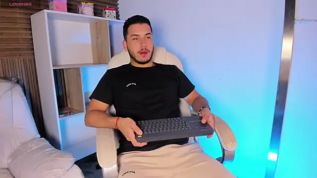 Axel grey  online show from October 2025 12:24:02 PM