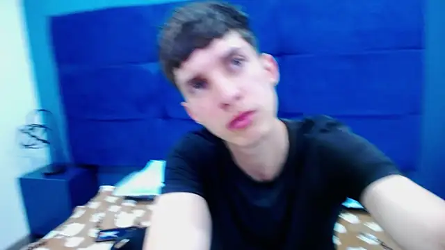 Jheampiiero online show from September 2025 01:45:01 PM