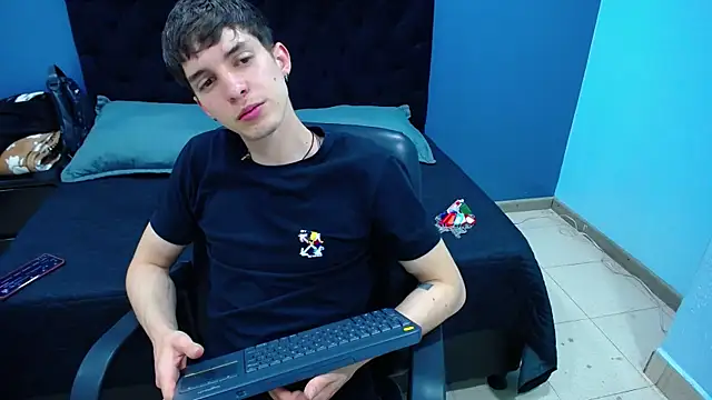 Jheampiiero online show from October 2025 01:25:01 PM