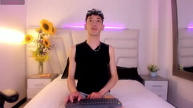 Ashton Myers online show from September 2025 07:58:02 PM