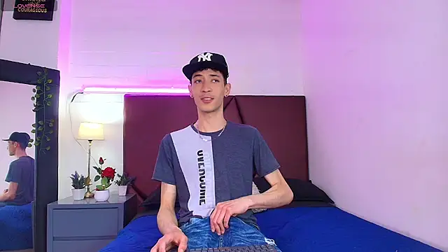 Ashton Myers online show from September 2025 07:39:01 PM