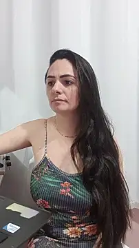 Snapshot of _SexyPetite_ chatting on November 2025 06:29:02 AM SexyPetite online show from November 2025 06:29:02 AM