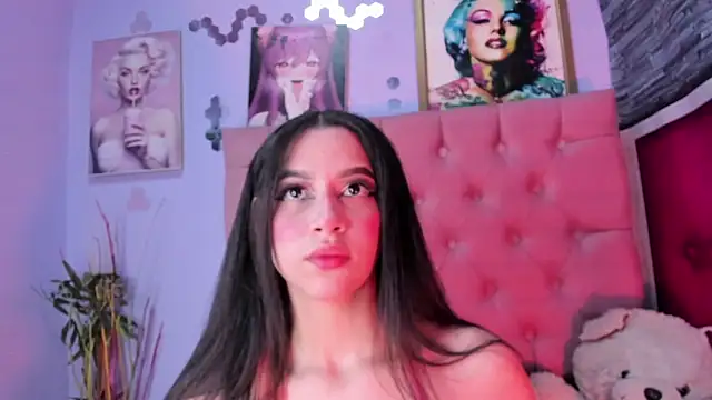 Megan Luxe online show from January 2026 04:16:01 AM