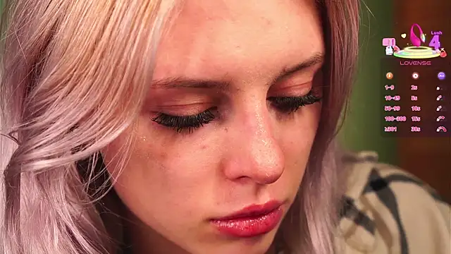 Nelly Carroll online show from September 2025 06:19:01 PM