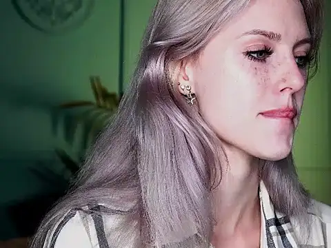 Nelly Carroll online show from September 2025 04:40:02 PM