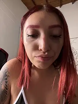 Snapshot of Paulina-Wells chatting on September 2025 09:04:01 PM Paulina-Wells online show from September 2025 09:04:01 PM