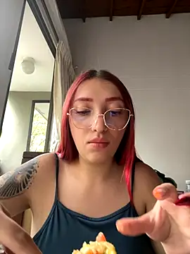 Snapshot of Paulina-Wells chatting on October 2025 09:57:02 PM Paulina-Wells online show from October 2025 09:57:02 PM