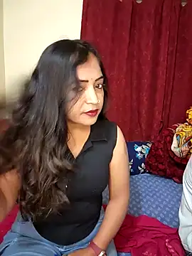 Snapshot of Hotbhabi305 chatting on February 2026 05:52:01 PM Hotbhabi305 online show from February 2026 05:52:01 PM