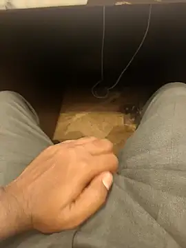 hotboy43339 online show from February 2026 04:25:01 PM