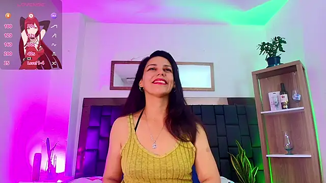 Snapshot of MashaPiink chatting on May 2026 01:17:02 PM MashaPiink online show from May 2026 01:17:02 PM