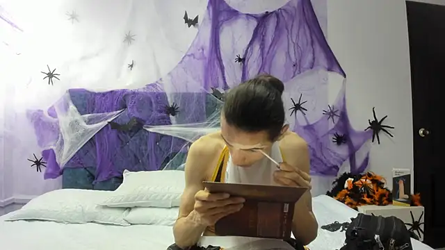 Snapshot of shantala_nastasiia chatting on October 2025 12:17:02 PM shantala nastasiia online show from October 2025 12:17:02 PM