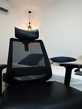 damian bull online show from September 2025 08:12:02 PM